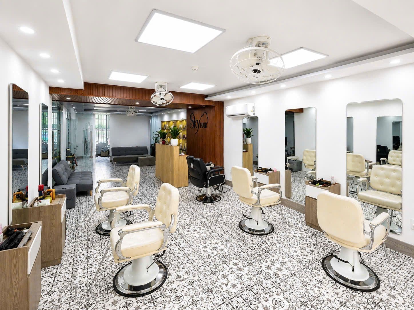 Khu lễ tân Sky Hair Salon